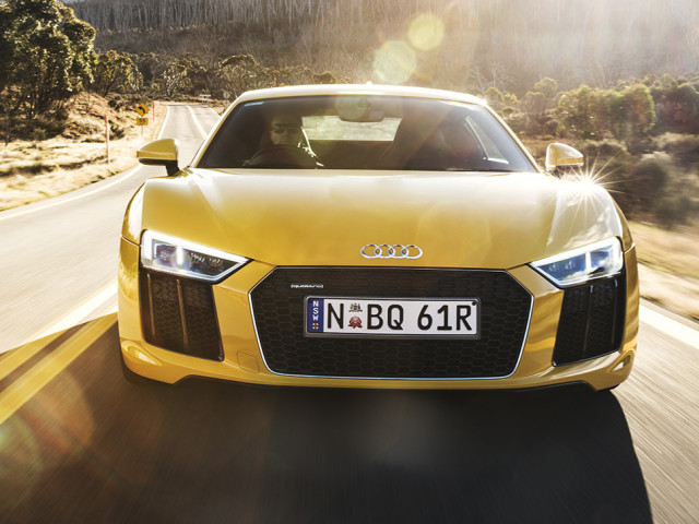 Audi R8 V10 фото