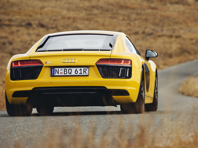 Audi R8 V10 фото