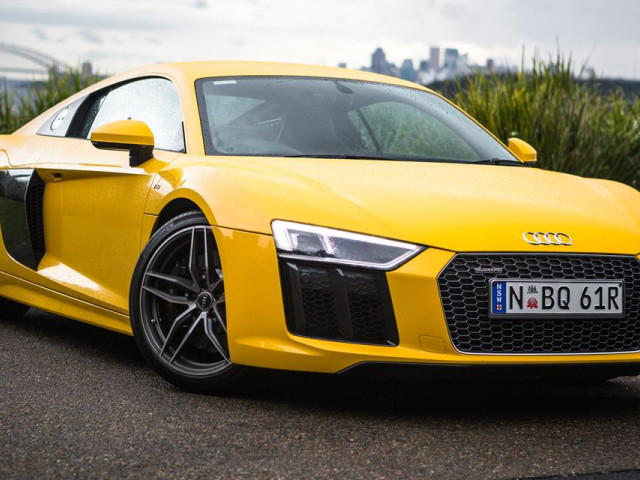 Audi R8 V10 фото