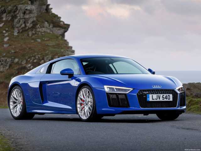 Audi R8 V10 фото