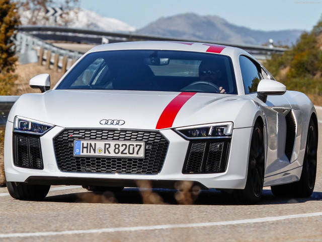 Audi R8 V10 фото