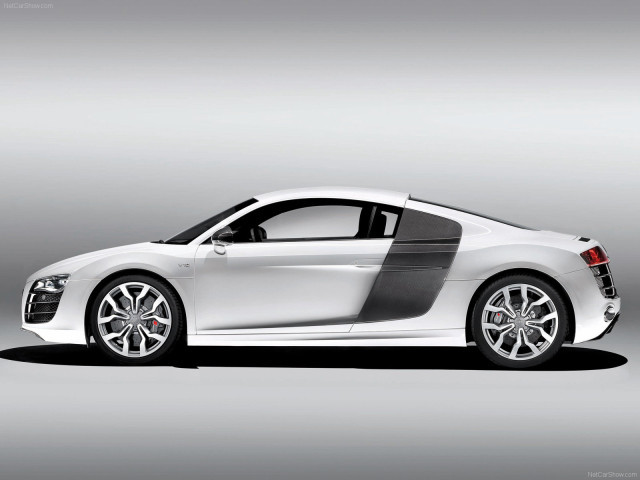 Audi R8 V10 фото