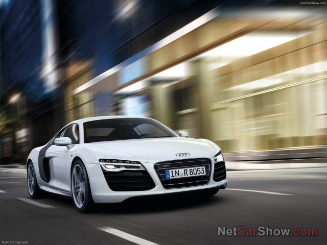 Audi R8 V10 фото