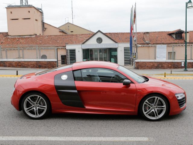 Audi R8 фото