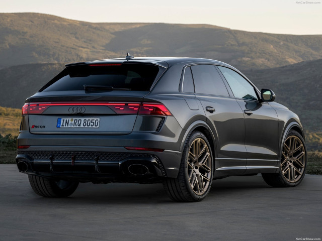 Audi RS Q8 фото