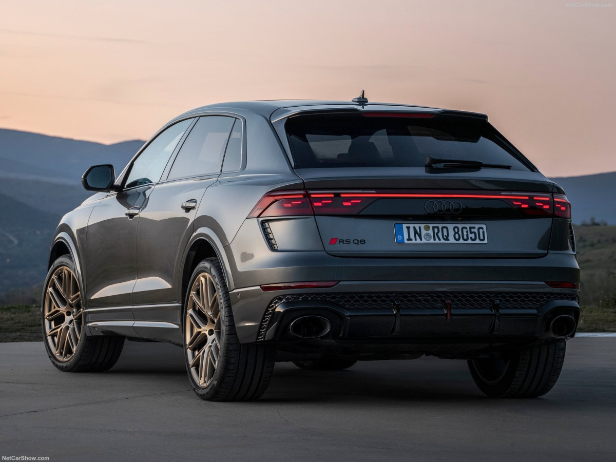 Audi RS Q8 фото 212465