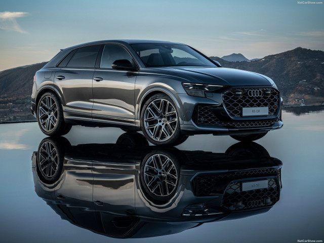 Audi RS Q8 фото