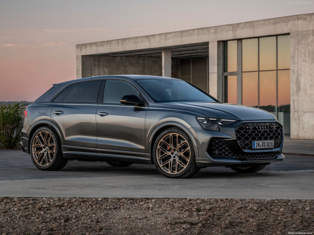 Audi RS Q8 фото