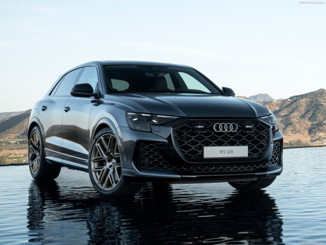 Audi RS Q8 фото