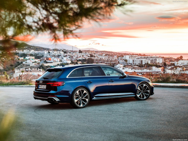 Audi RS4 Avant фото