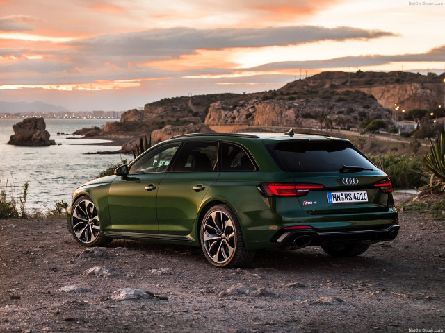 Audi RS4 Avant фото