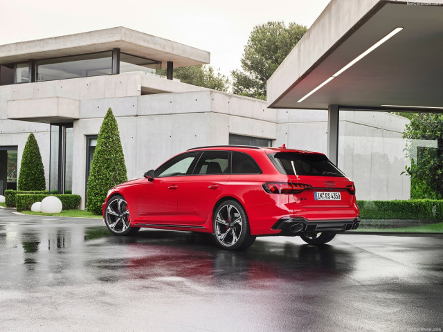 Audi RS4 Avant фото