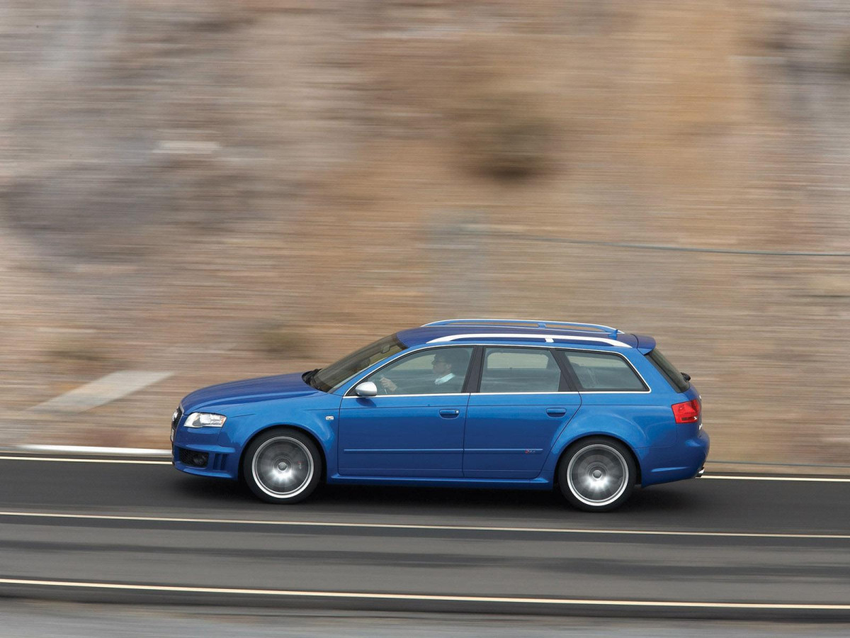 Audi RS4 Avant фото 32222