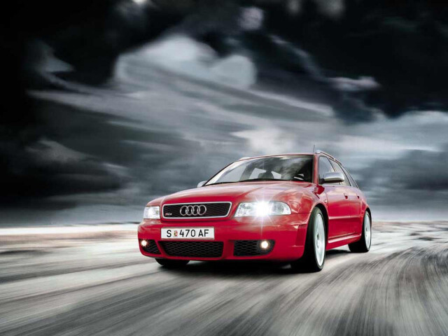 Audi RS4 фото