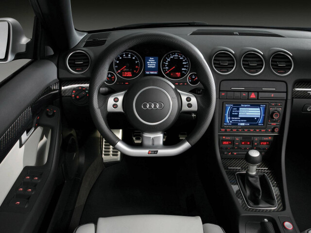 Audi RS4 фото
