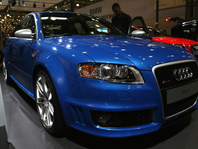 Audi RS4 фото