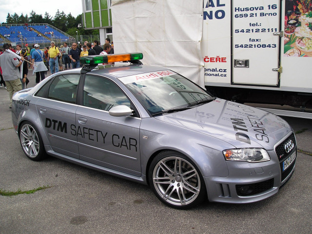 Audi RS4 фото