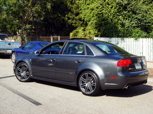 Audi RS4 фото