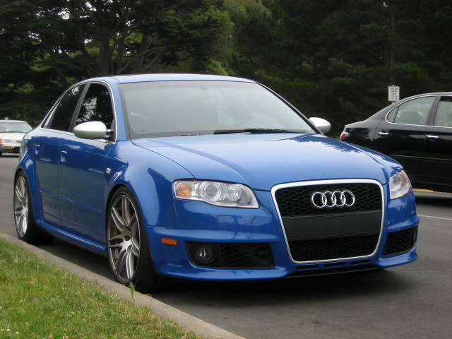 Audi RS4 фото