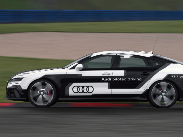 Audi RS7 Piloted Driving фото