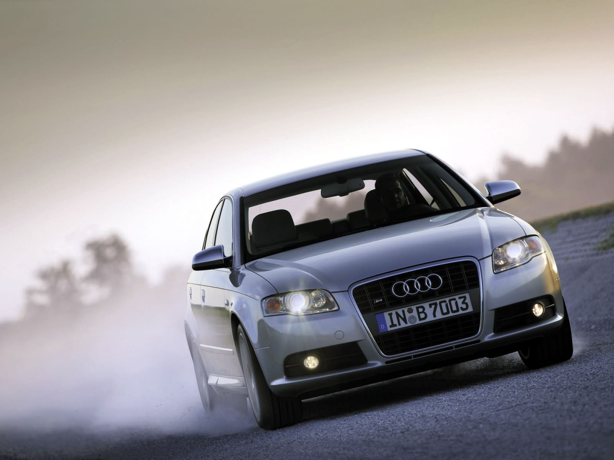 Audi S4 фото 11542