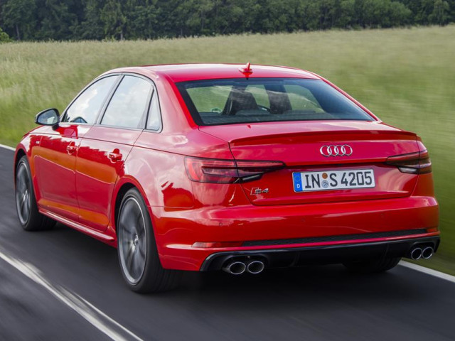 Audi S4 фото