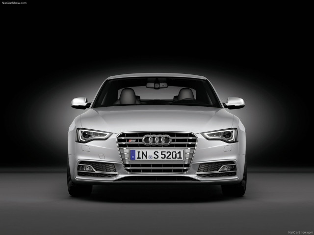 Audi S5 фото