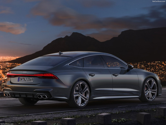 Audi S7 фото