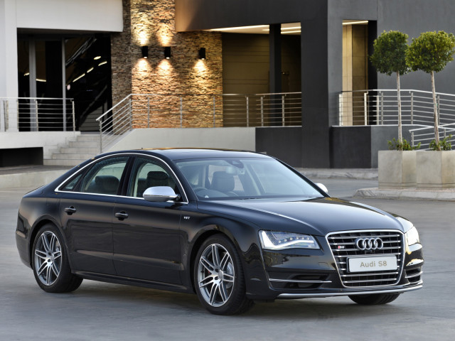 Audi S8 фото