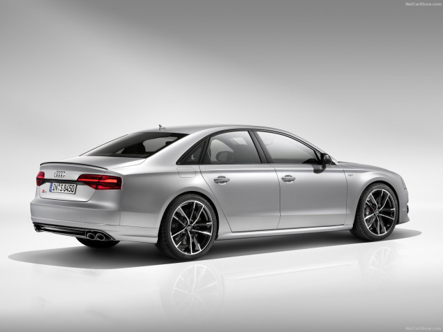 Audi S8 фото