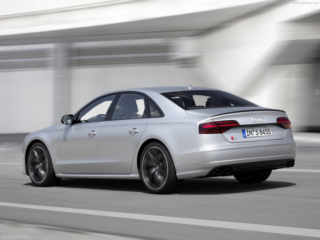 Audi S8 фото