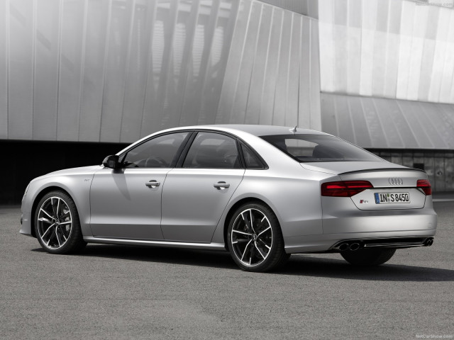 Audi S8 фото