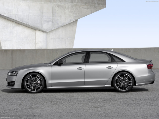 Audi S8 фото