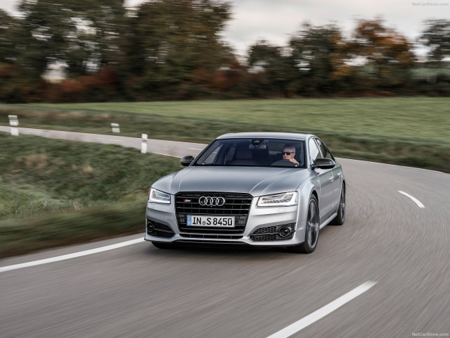 Audi S8 фото