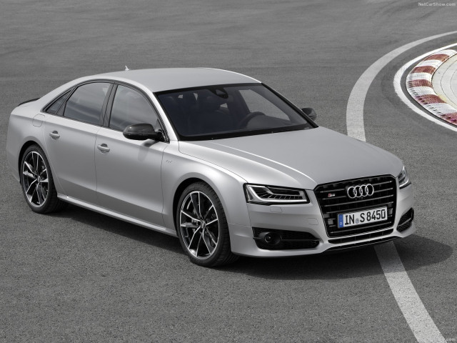 Audi S8 фото