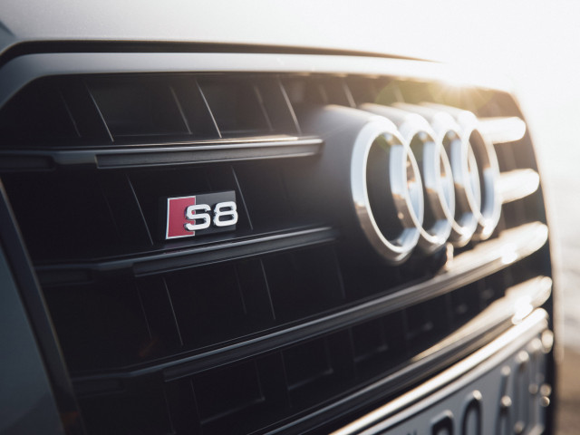 Audi S8 фото