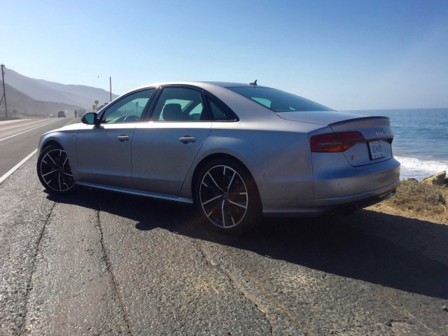 Audi S8 фото