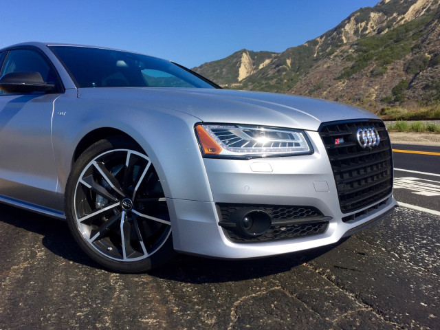 Audi S8 фото