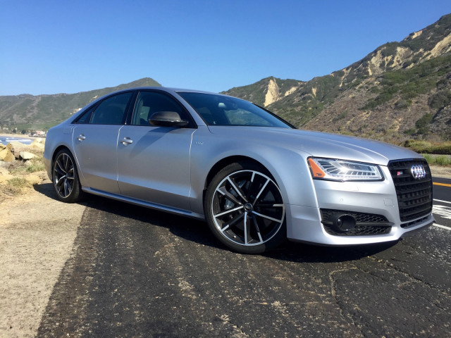 Audi S8 фото