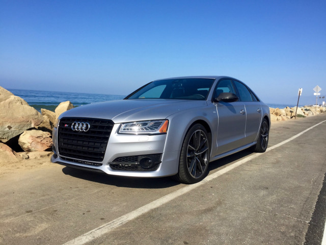 Audi S8 фото