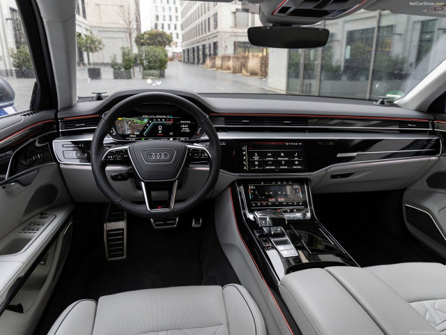 Audi S8 фото