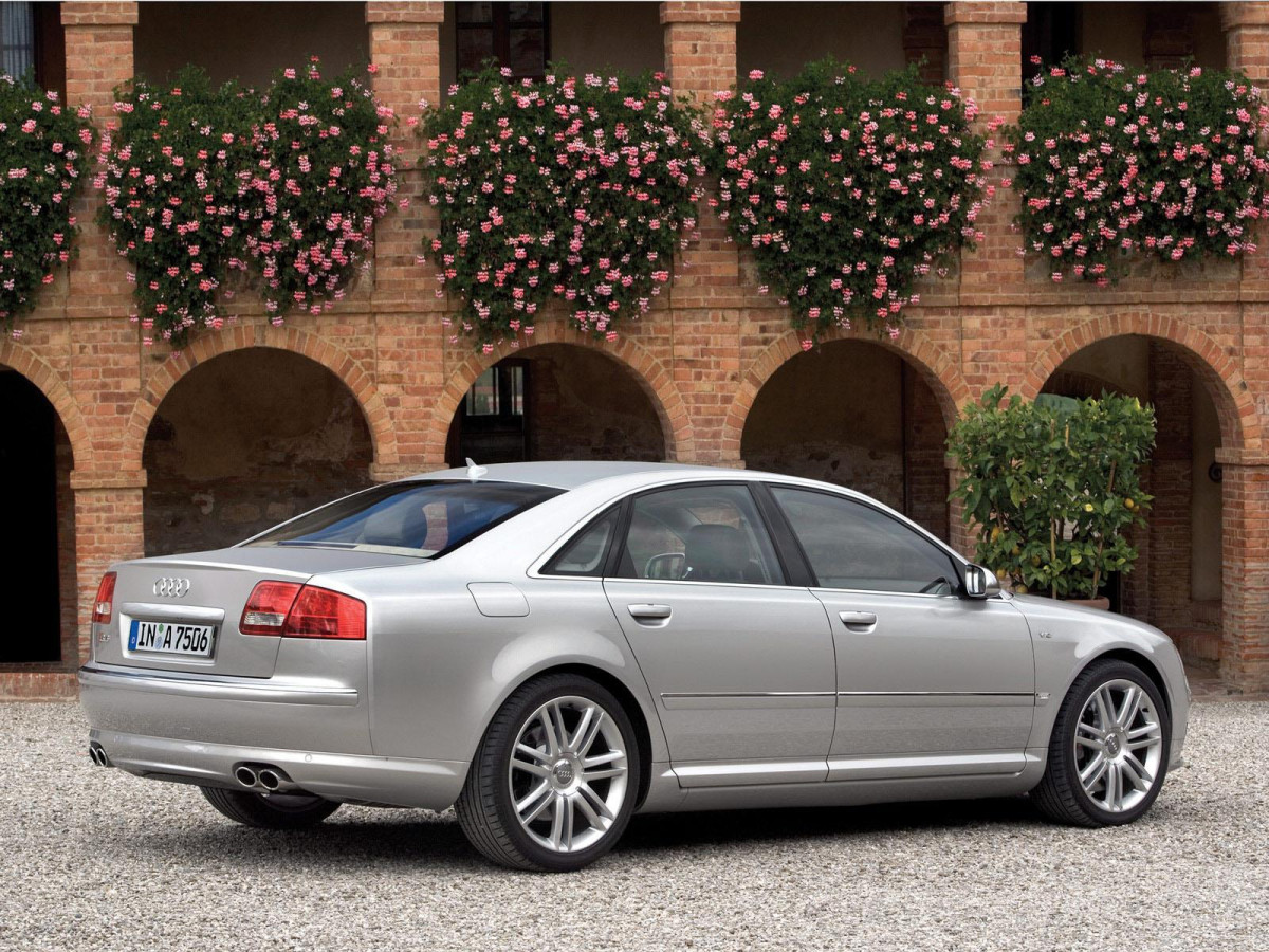 Audi S8 фото 29005