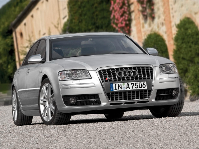 Audi S8 фото