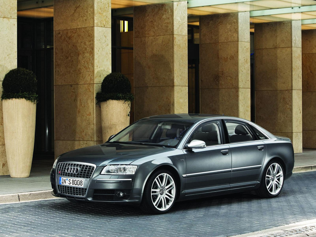 Audi S8 фото 30759