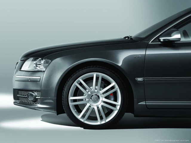 Audi S8 фото