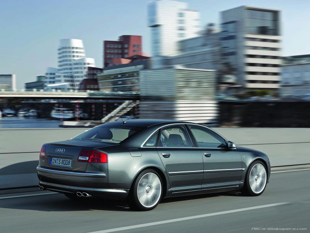 Audi S8 фото