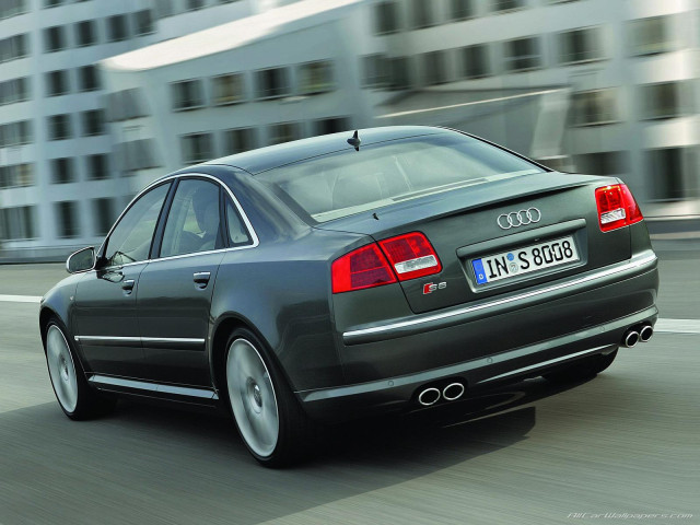 Audi S8 фото