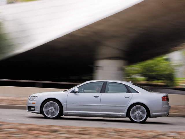 Audi S8 фото