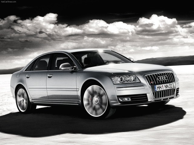 Audi S8 фото