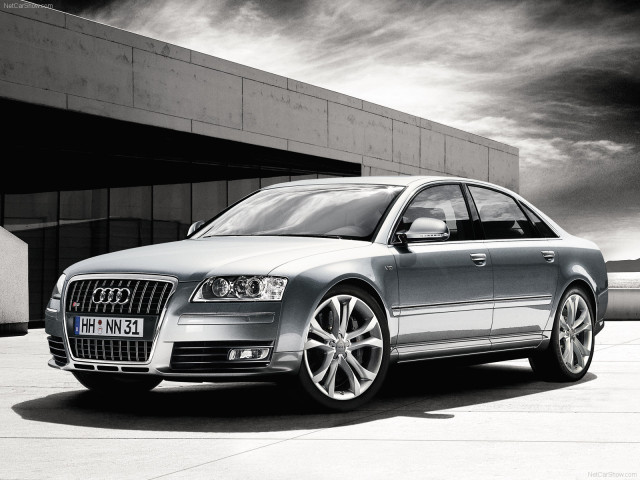 Audi S8 фото